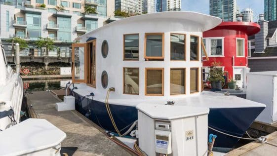 Tiny float home for sale for $229,000 in Coal Harbour
