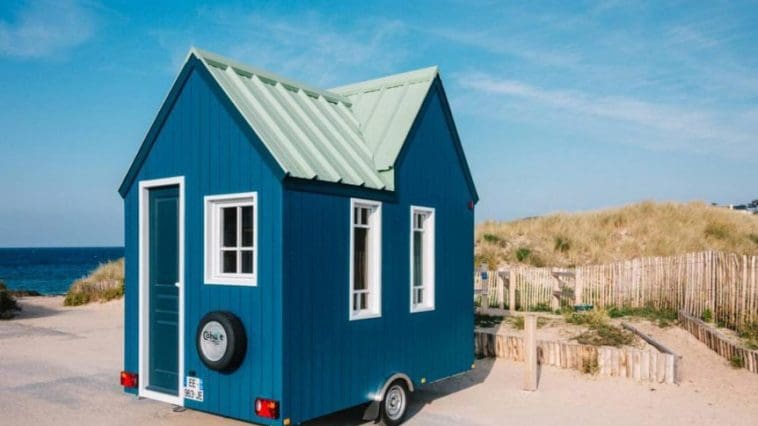 Cahute is the first hand-built caravan that is eco-friendly and fully registered in Europe.