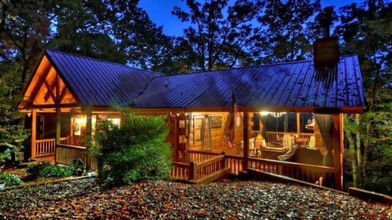 Treehouse Retreat is a private place to escape from the pace and stress of daily life