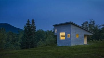 Micro House is a 430 square feet retreat house that takes advantage of the surrounding scenery.