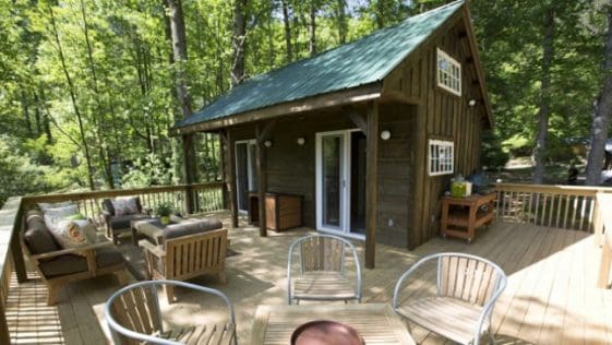 BOOK YOUR NEXT VACATION AT THE RIVER ESCAPE TINY HOUSE IN ERWIN, TENNESSEE