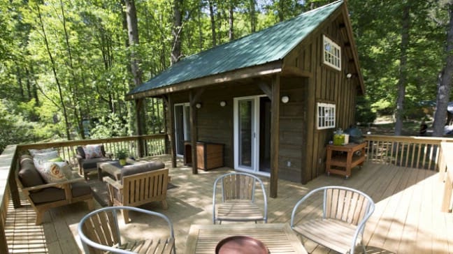 BOOK YOUR NEXT VACATION AT THE RIVER ESCAPE TINY HOUSE IN ERWIN, TENNESSEE