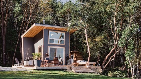 Tiny Vacation House Near Vancouver Conquers The Gorgeous Views
