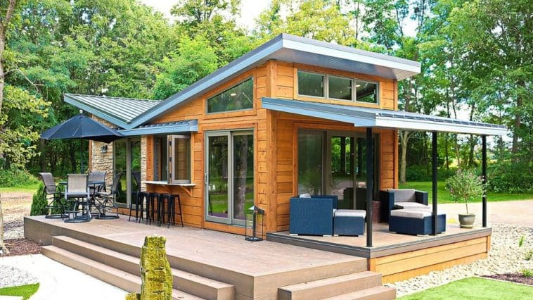 THE VALLEY FORGE FEATURES MODERN ARCHITECTURE IN TINY HOUSE STYLE