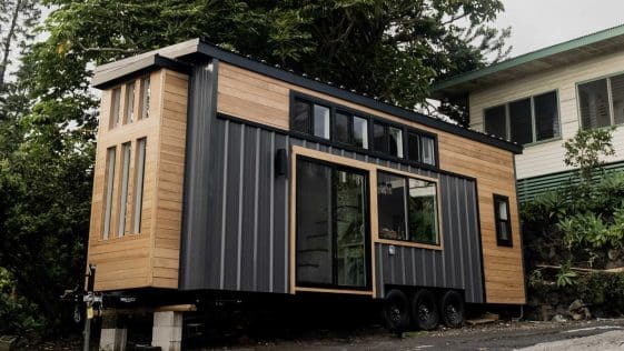 A Hawaii-Based Couple Build a Luminous Tiny House in Just 25 Days