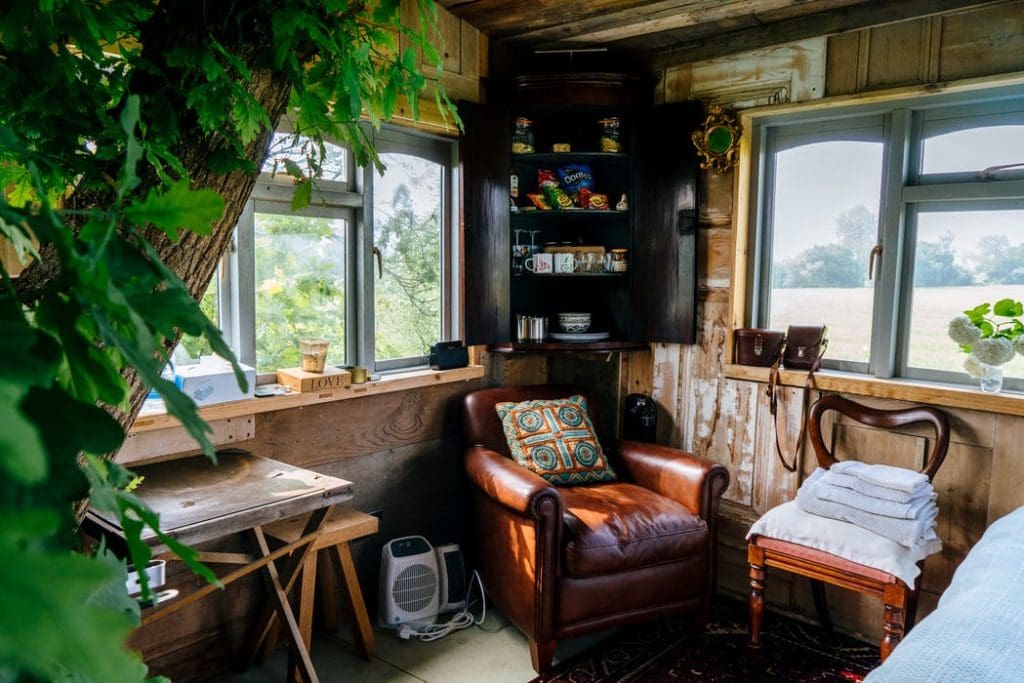 Enjoy A Relaxing Break In This Fabulous Elham Treehouse In The Historic Kent Village 10 117445