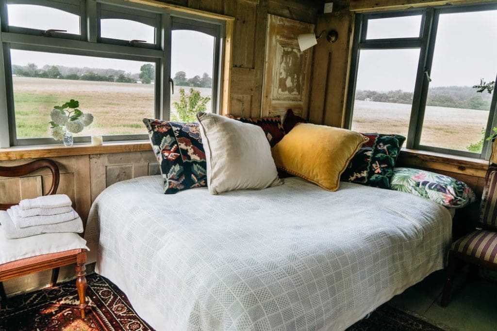 Enjoy A Relaxing Break In This Fabulous Elham Treehouse In The Historic Kent Village 8 117446