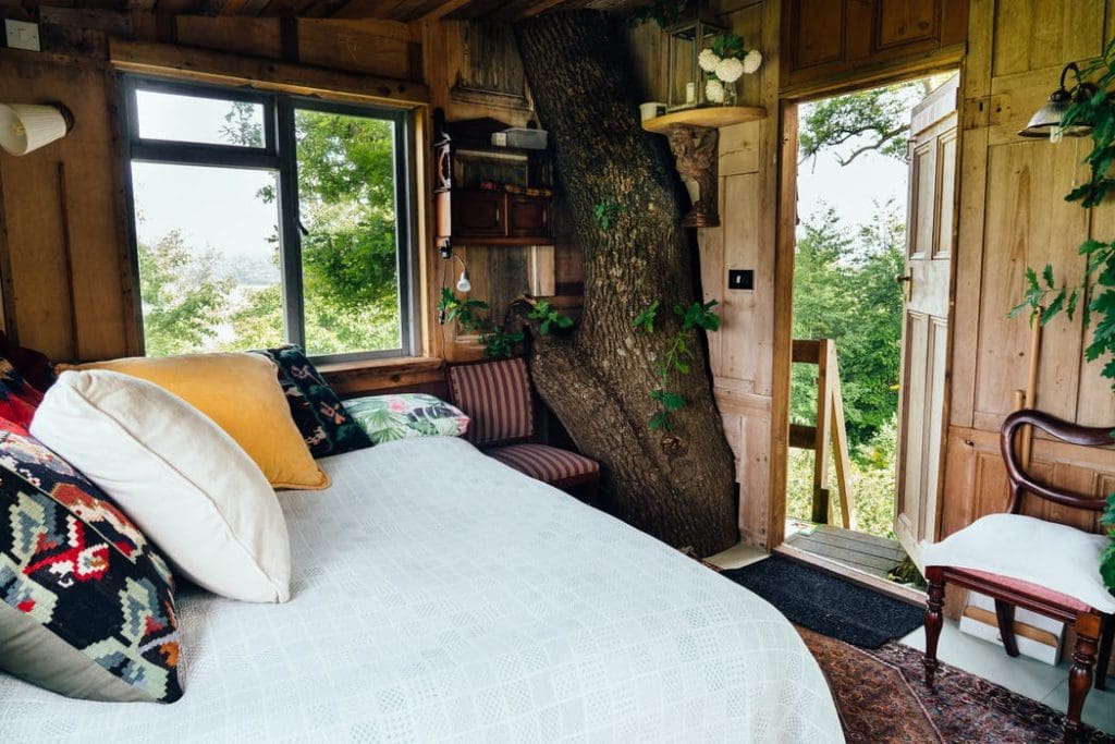 Enjoy A Relaxing Break In This Fabulous Elham Treehouse In The Historic Kent Village 9 117447