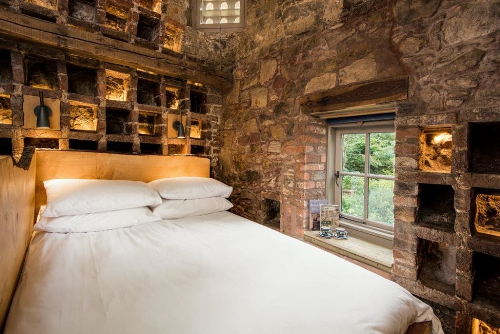 This Self-Contained Stone Cottage Is Architecturally and Historically Fascinating 18 30793