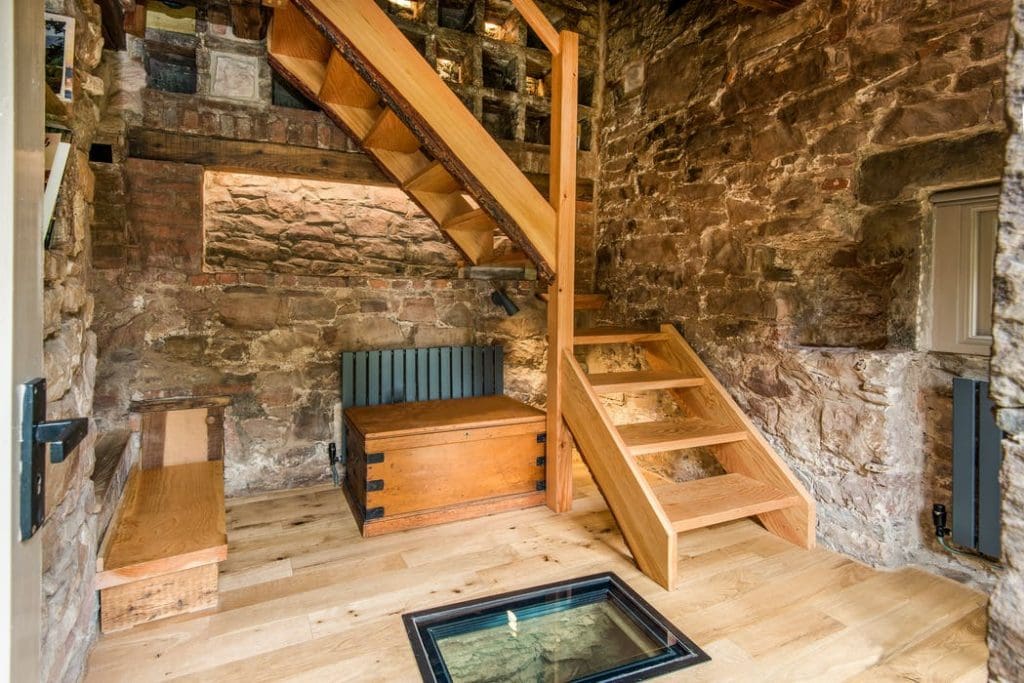 This Self-Contained Stone Cottage Is Architecturally and Historically Fascinating 16 30796 1