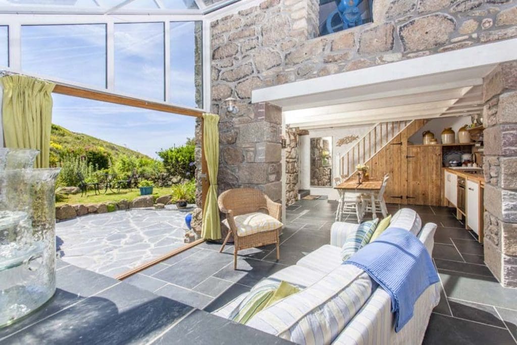 A Light, Spacious And Beautiful Cottage That Blends Old With New, With A Stunning Views And A Sheltered Garden 3 34772