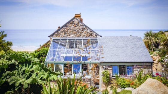A Light, Spacious And Beautiful Cottage That Blends Old With New, With A Stunning Views And A Sheltered Garden 13 A light, spacious and beautiful cottage that blends old with new, with stunning seaside views and a sheltered garden.