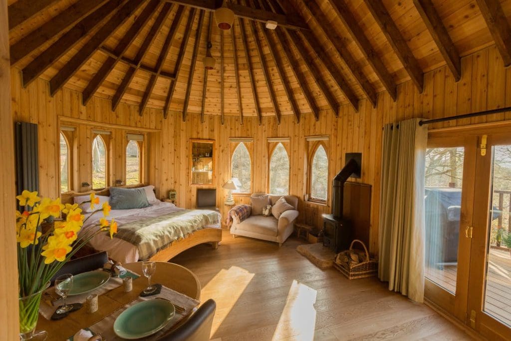 Hoots Treehouse Is Secluded And Picture-Perfect Nestling In An Area Of Outstanding Natural Beauty 5 53810