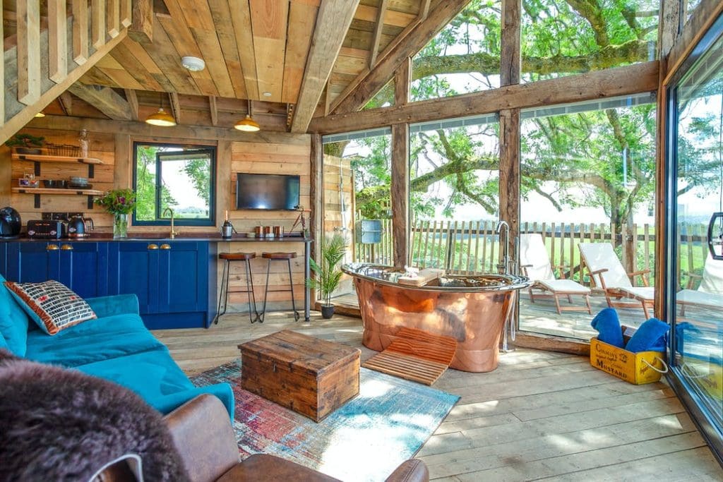 Cadwollens Treehouse Is A Perfect For A Couple’s Countryside Escape 8 91318