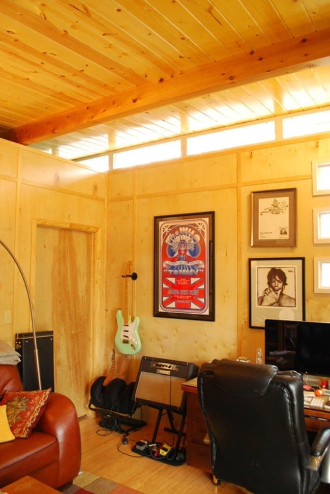 This Tiny House By Kanga Room Systems Utilized The Home As A Studio Or Artist's Escape 7 7 kanga room systems modern studio