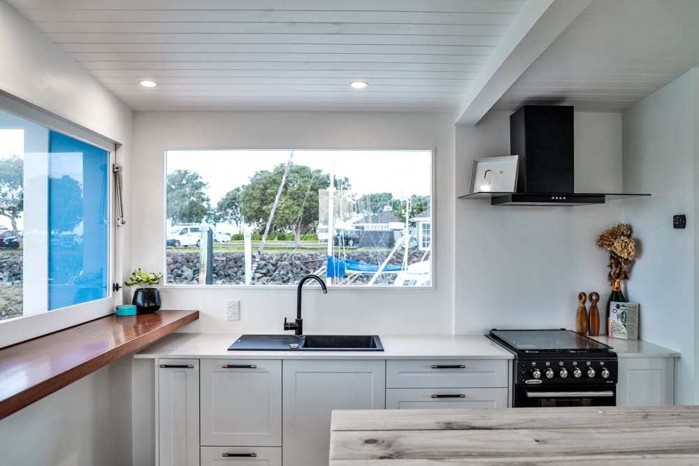 A Dream Life On The Water In An Amazing Houseboat 3 DREAM HOUSEBOAT 6 of 12