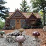 TINY COTTAGE IS A TRUE FAIRYTALE COME TO LIFE