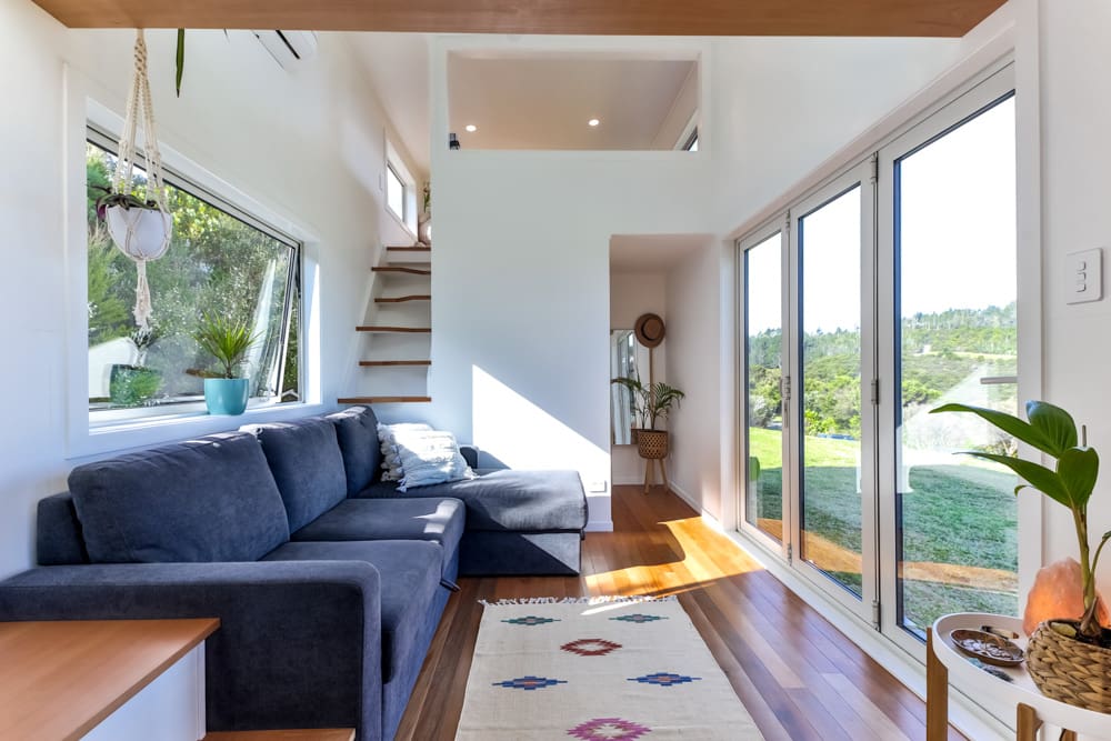 Paula and Liam's Amazing Tiny House With a Parking Spot that You Won't Believe 5 LUXURY MODERN TINY HOUSE 5