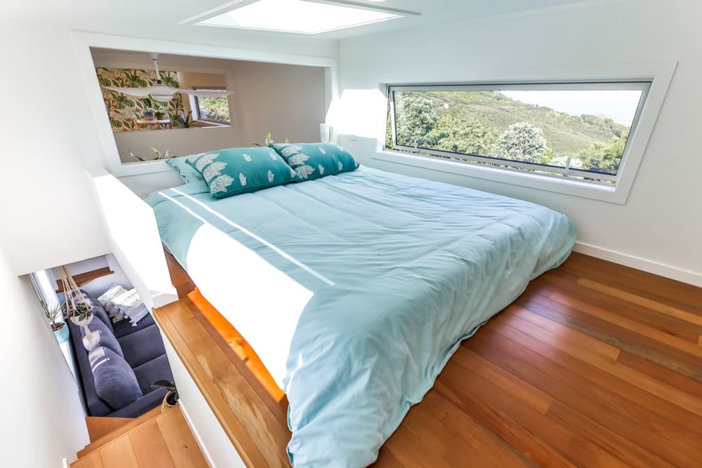 Paula and Liam's Amazing Tiny House With a Parking Spot that You Won't Believe 6 LUXURY MODERN TINY HOUSE 6