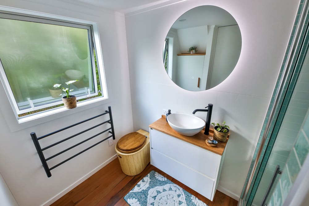 Paula and Liam's Amazing Tiny House With a Parking Spot that You Won't Believe 9 LUXURY MODERN TINY HOUSE 9