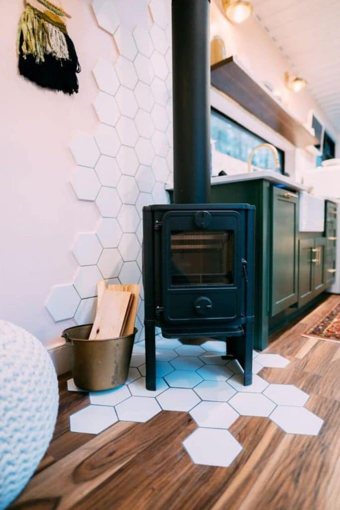This Retro Two-Story Tiny House Is Made From Shipping Containers 5 Retro Two Story 6 683x1024 1