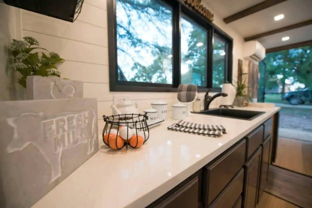 The Farmhouse Is Aptly Named Tiny Luxury Vacation Destination 4 The Farmhouse 8 1024x684 1