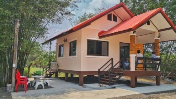 Here Is A Great Idea For Resort-Style Garden House with Beautiful Design