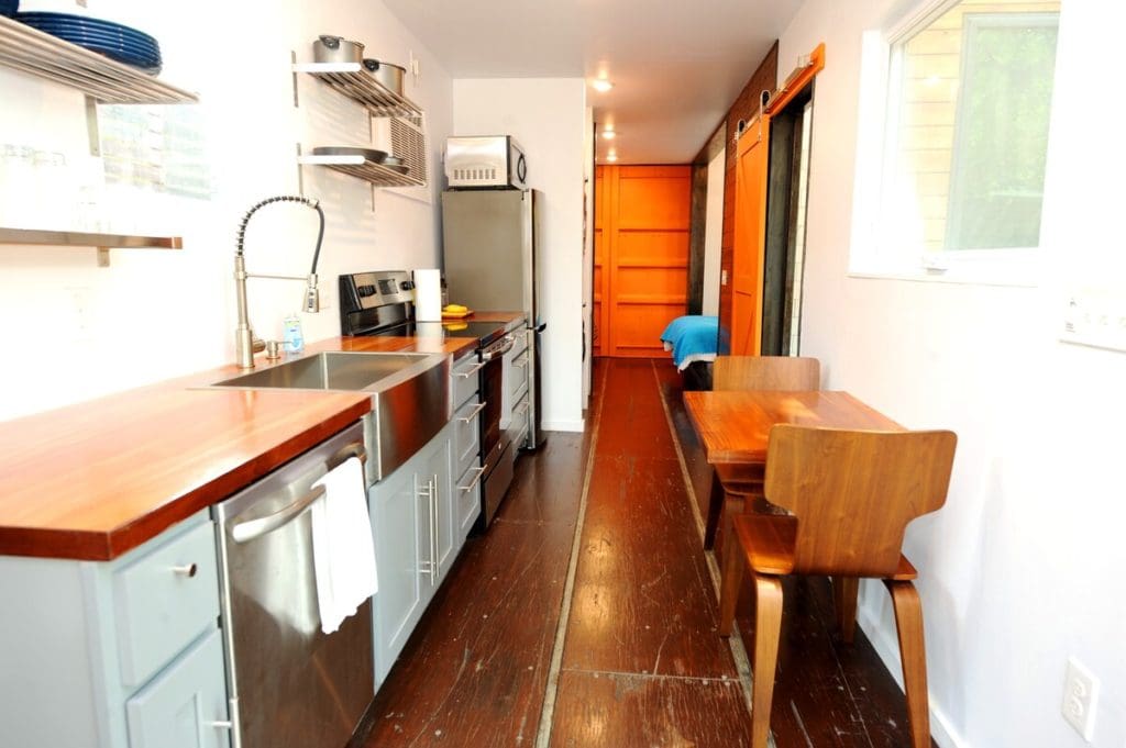 This Sleek And Modern Guest Home Eastside Container Is A Perfect Getaway Destination 4 bf5fb128 507b 45ca 8fe9 9e30ebf68916
