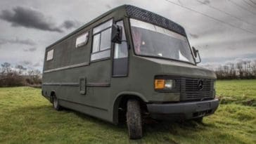 THIS TINY HOUSE IN A VAN HAS A FAIRYTALE INTERIOR