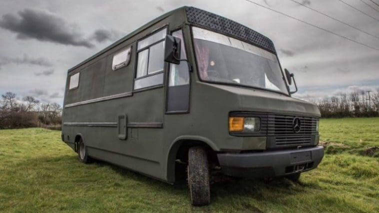 THIS TINY HOUSE IN A VAN HAS A FAIRYTALE INTERIOR