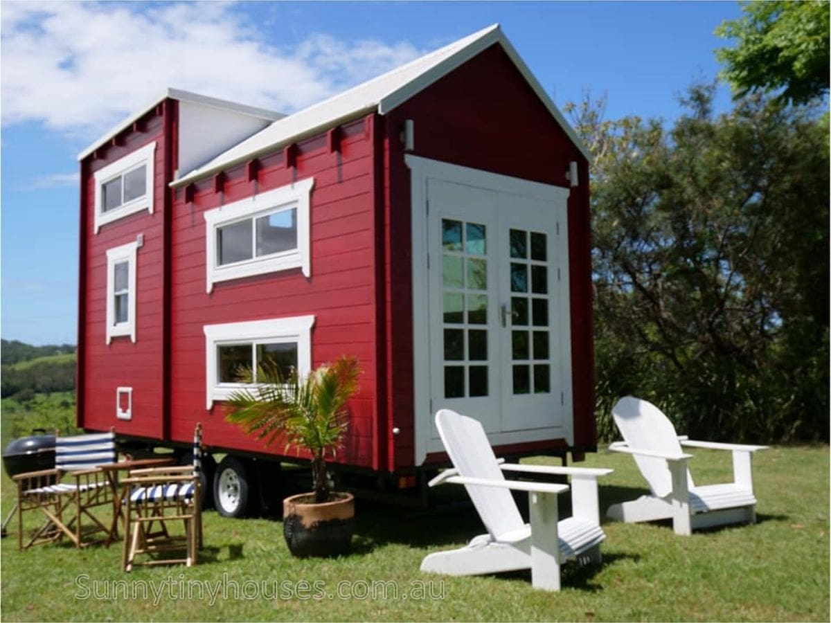 This Little Red Tiny House Is An Innovative Dream Home Teeny Abode