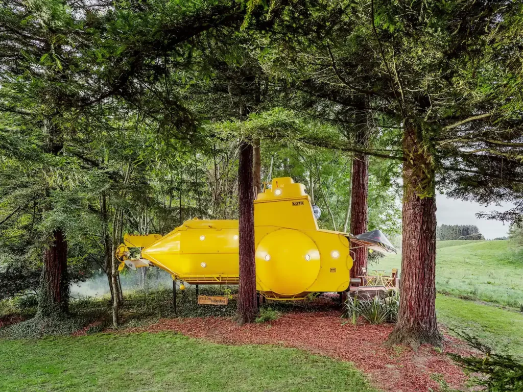 Yellow Submarine House: Dive into an Extraordinary Vacation Experience 17 yellow submarine house 28