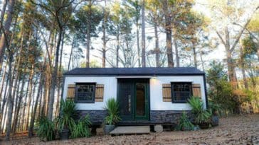 A Cozy Studio-Style Tiny Home Priced at $32,000 6 This 24' Charming Studio Apartment Style Tiny Park Model