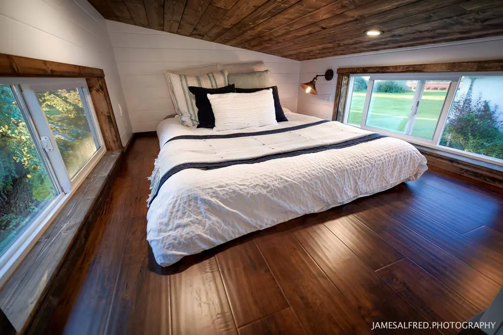 custom 34 feet gooseneck tiny home 9