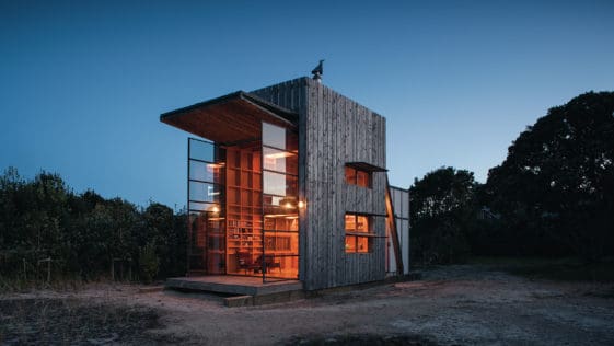 Hut on Sleds - A perfect off-grid beach cabin for nature lovers