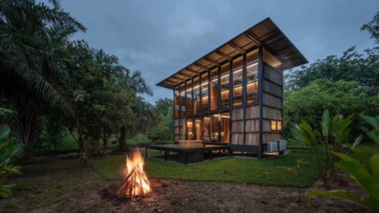 Wood and Mountain Cabin in Northern part of Thailand