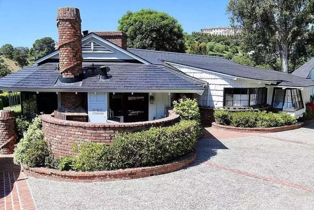 An Inside Look at All the Houses Elon Musk Owned 18 Elon Musk House: Gene Wilder property